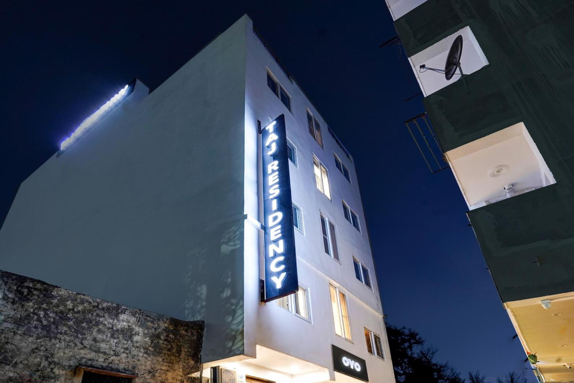 Hotel Collection O Residency Near Dwarka Sector 21 Metro Station Kapas Hera Exterior foto