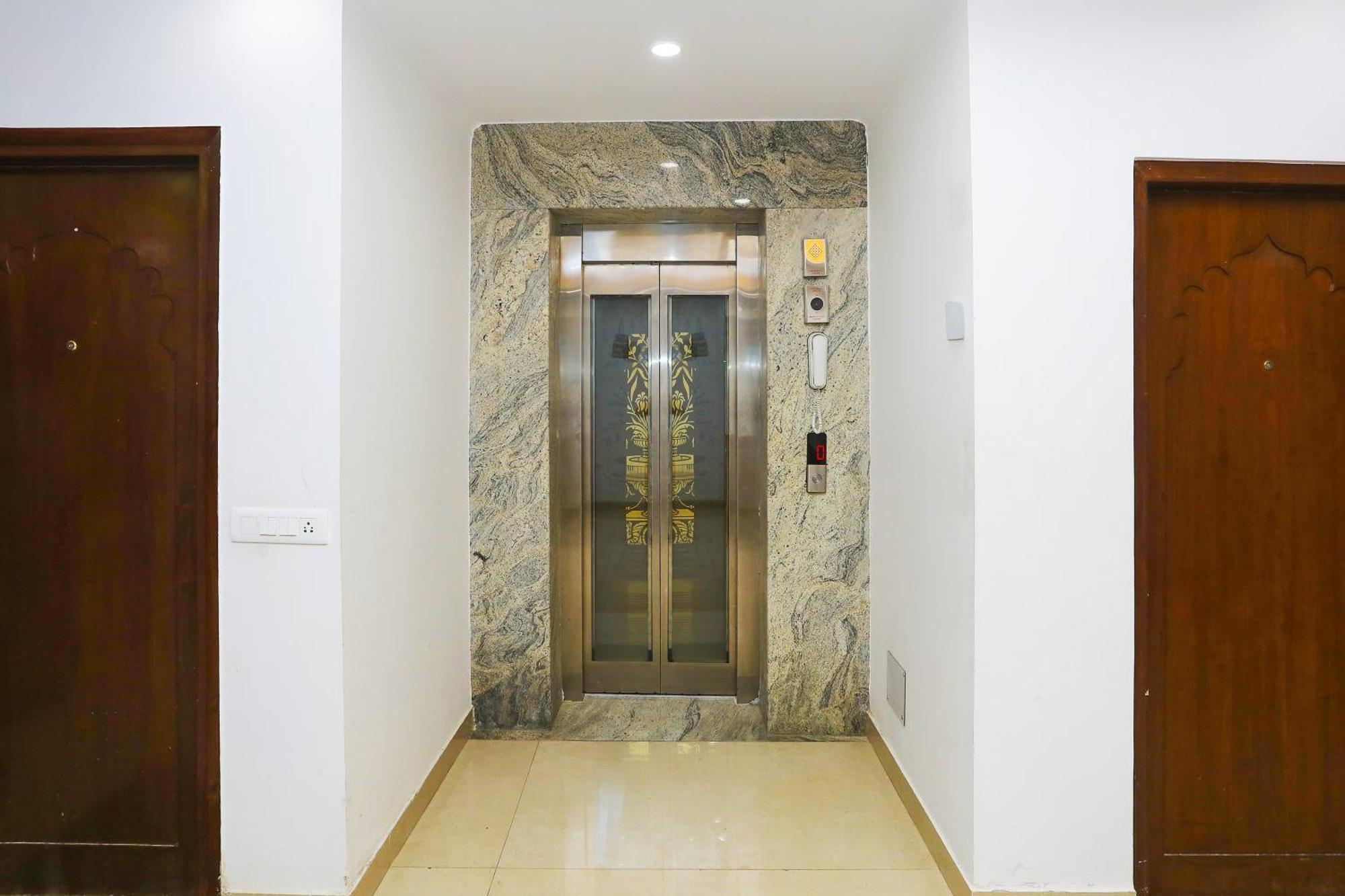 Hotel Collection O Residency Near Dwarka Sector 21 Metro Station Kapas Hera Exterior foto